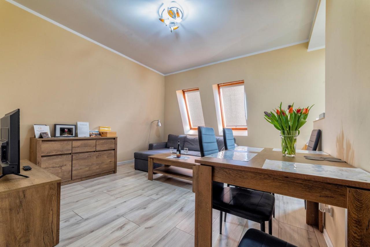 Apartamenty Alicja Dzierżoniów エクステリア 写真